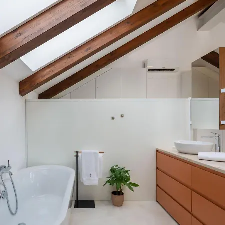 Vila Sound Of Silence