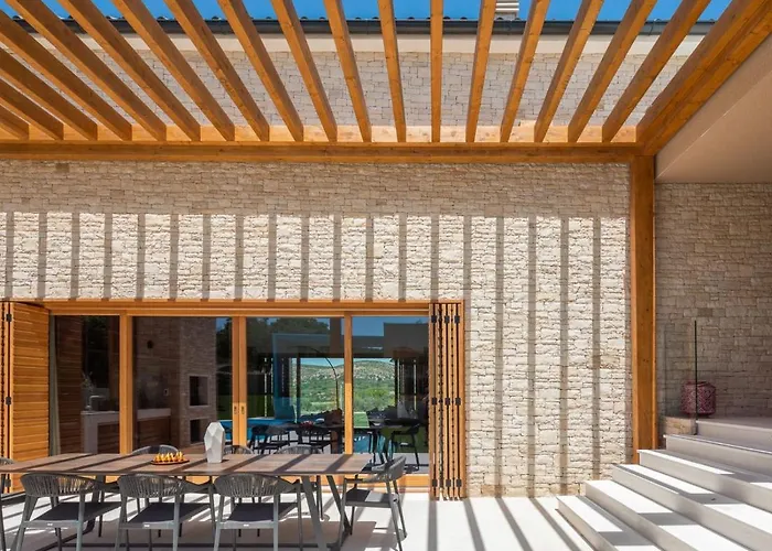 Villa Sound Of Silence *